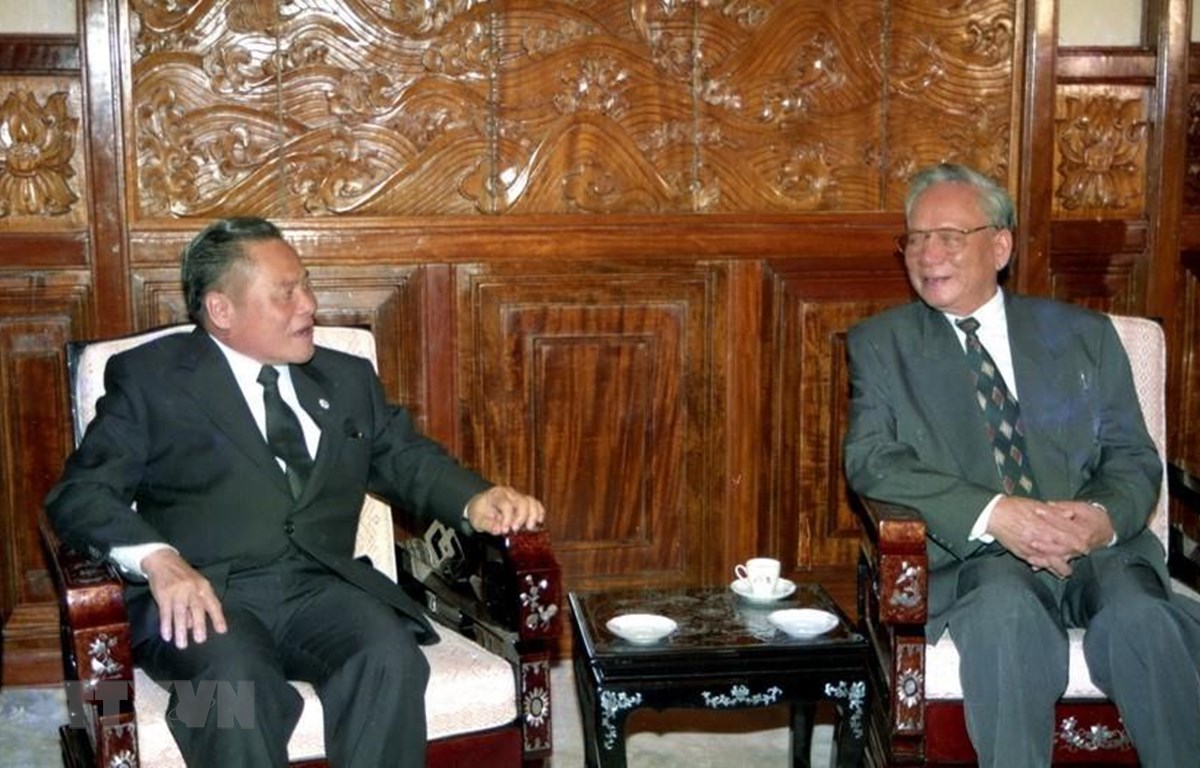 Chủ tịch nước Lê Đức Anh tiếp Thủ tướng Vương quốc Thái Lan Banharn Silpa-archa, chiều 1/10/1995, tại Hà Nội. (Ảnh: Minh Ðạo/TTXVN)