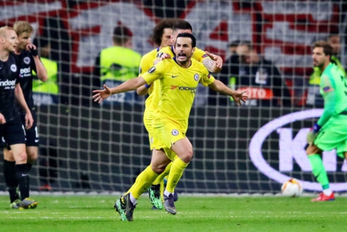 “Cầm chân” Frankfurt, Chelsea có lợi thế ở bán kết lượt về