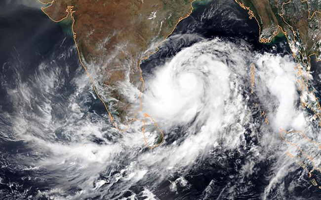 Hình ảnh vệ tinh về bão Fani lúc tiến về Bangladesh. Ảnh: Daily Star.