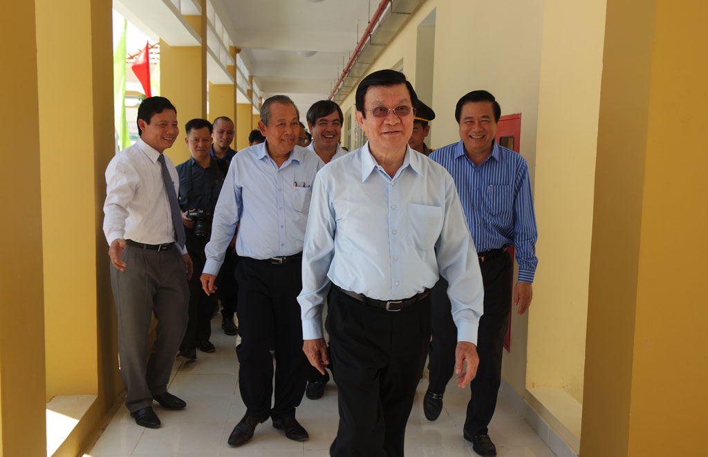 Standing Deputy Prime Minister attends inauguration of school and rural bridges in Long An