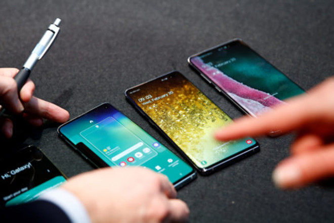 Samsung vừa tiến thêm một bước mới để tiến tới smartphone toàn màn hình thực sự hoàn hảo. Ảnh: AFP