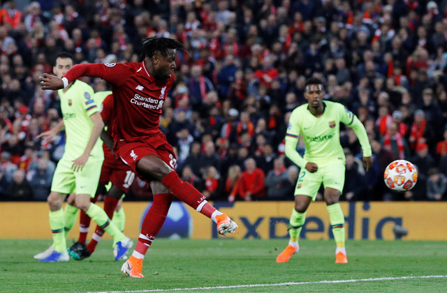 Pha dứt điểm ấn định chiến thắng 4-0 cho Liverpool của Origi - Ảnh: REUTERS