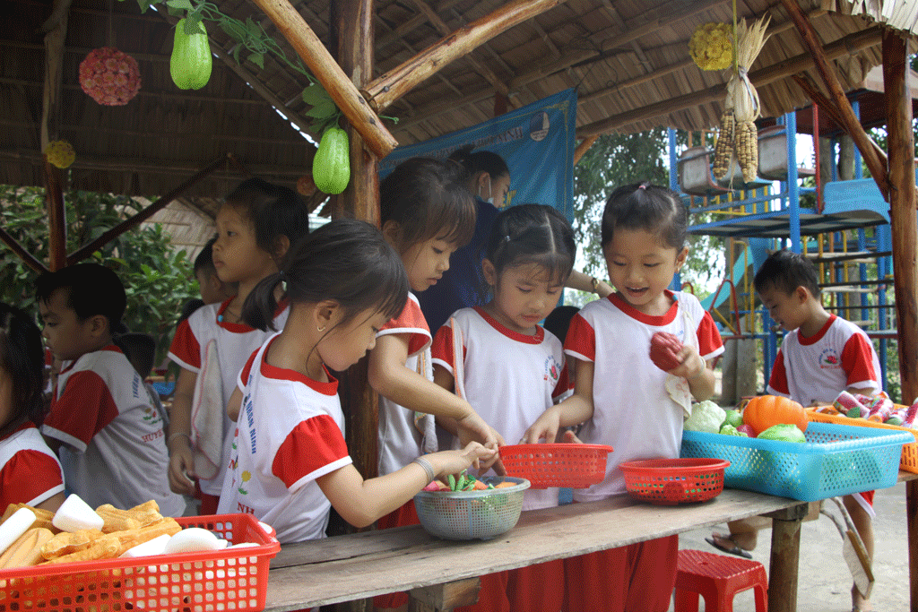 Mô hình khu vui chơi trẻ em Chợ quê của Đoàn xã Nhơn Ninh phát huy hiệu quả tích cực