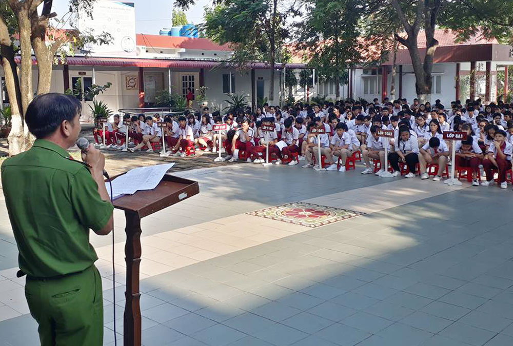 Tuyên truyền nâng cao nhận thức cho đoàn viên, thanh niên.