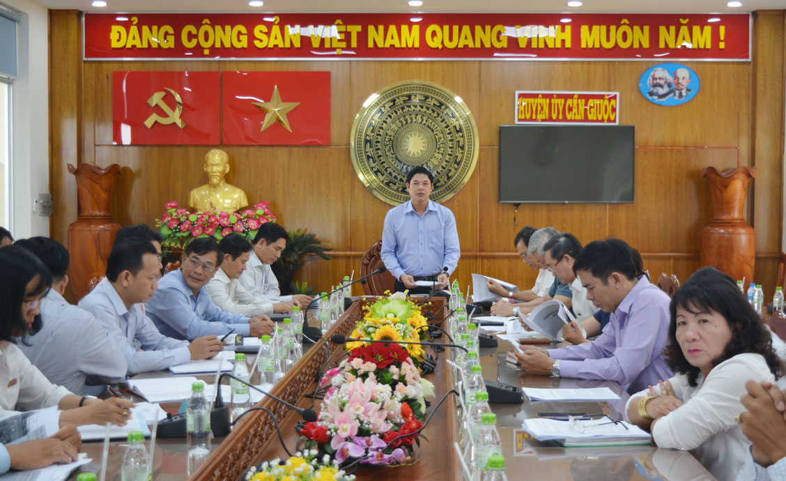 Cuộc làm việc giữa lãnh đạo huyện với Minh Hưng Group