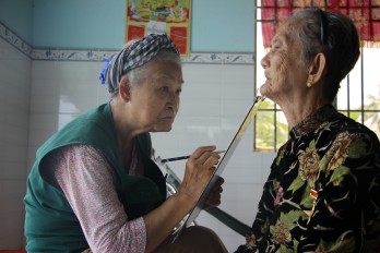 Người vẽ chân dung Mẹ Việt Nam Anh hùng trở lại Long An