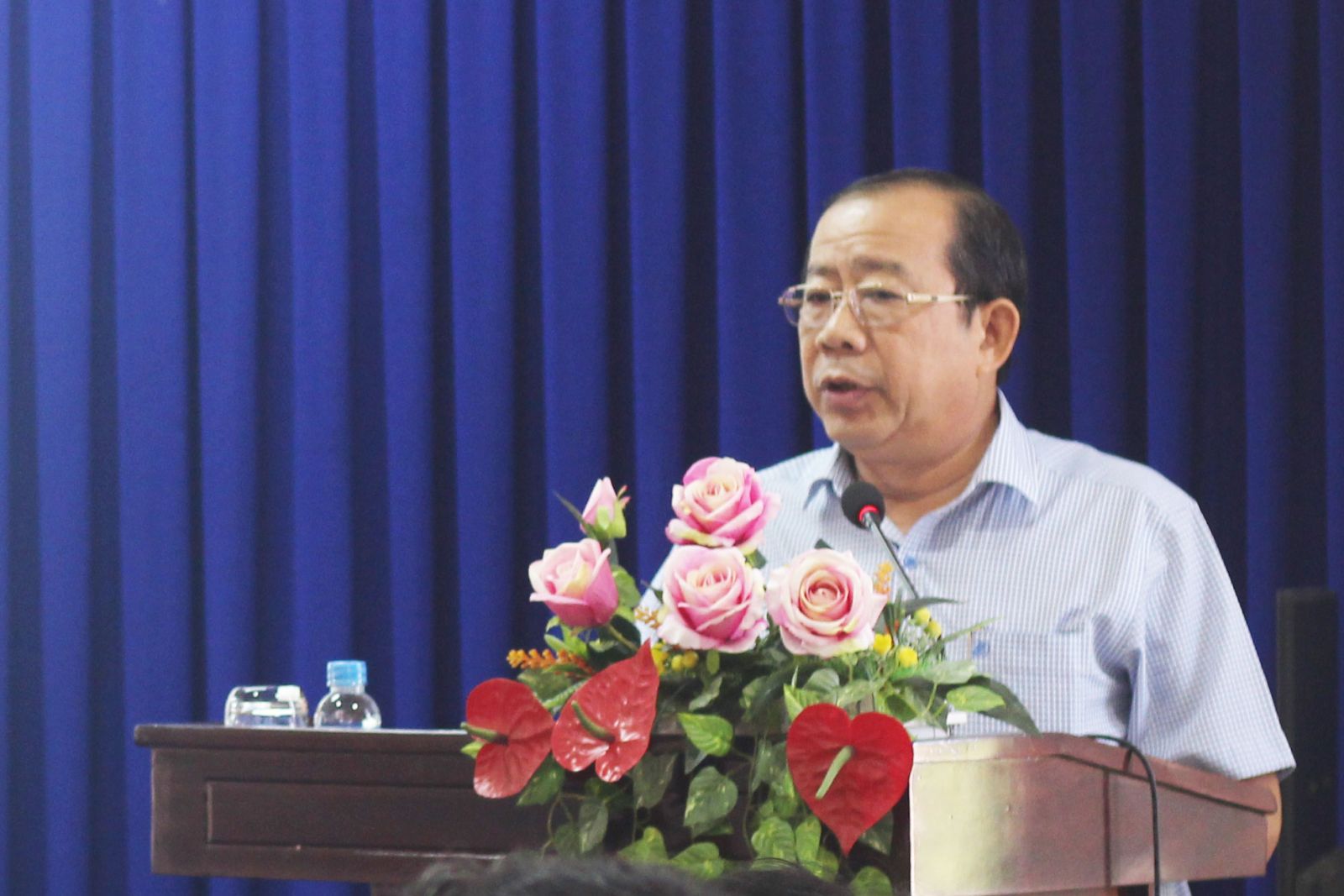 Director of DARD - Nguyen Thanh Truyen asked localities to continue promoting propaganda and raising farmers' awareness in the process of producing high-tech application rice.