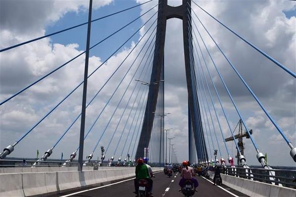 Khánh thành và thông xe cầu Vàm Cống, cầu dây văng thứ 2 vượt sông Hậu Cầu Vàm Cống - cầu dây văng thứ 2 vượt sông Hậu, nối liền hai tỉnh Đồng Tháp - Cần Thơ. (Ảnh: Chương Đài/TTXVN)