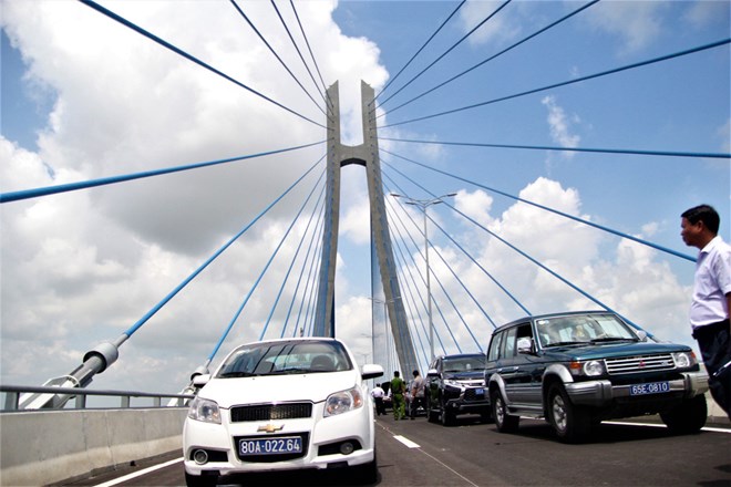On Vam Cong bridge (Source:tuoitrenews.vn)