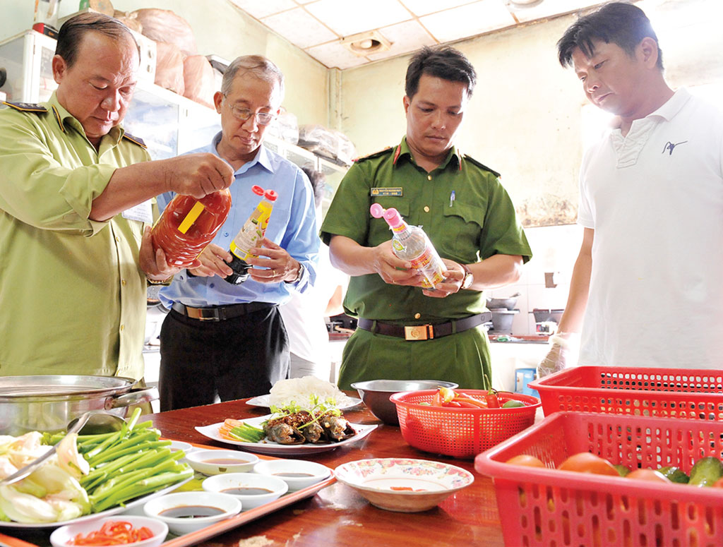 Công tác thanh, kiểm tra về an toàn thực phẩm  được thực hiện đồng bộ từ tuyến tỉnh đến tuyến huyện, xã