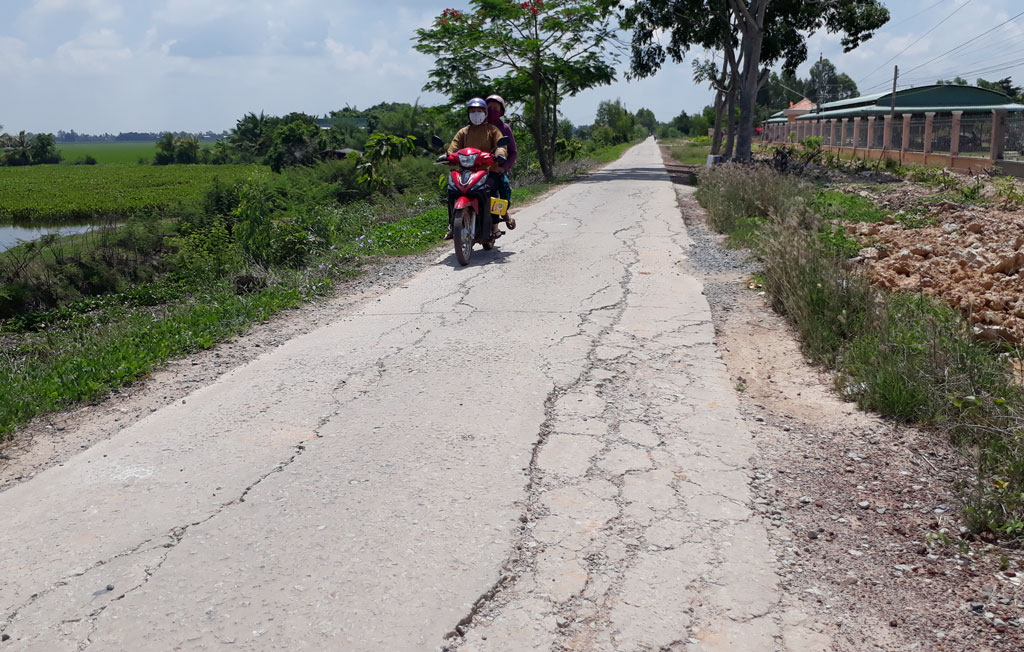 Vĩnh Trị phấn đấu hoàn thành 2 mục tiêu Tuyến đường Gò Cát - Lò Gạch cần được nâng cấp vì đã xuống cấp