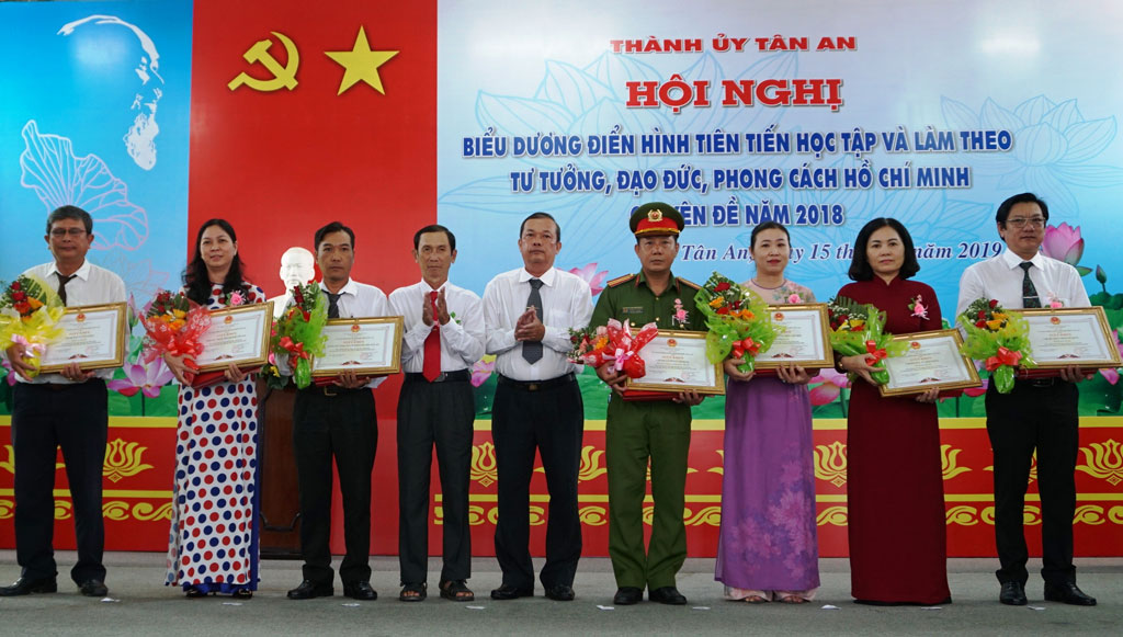 TP.Tân An: Chuyển biến từ việc Học tập và làm theo tư tưởng, đạo đức, phong cách Hồ Chí Minh