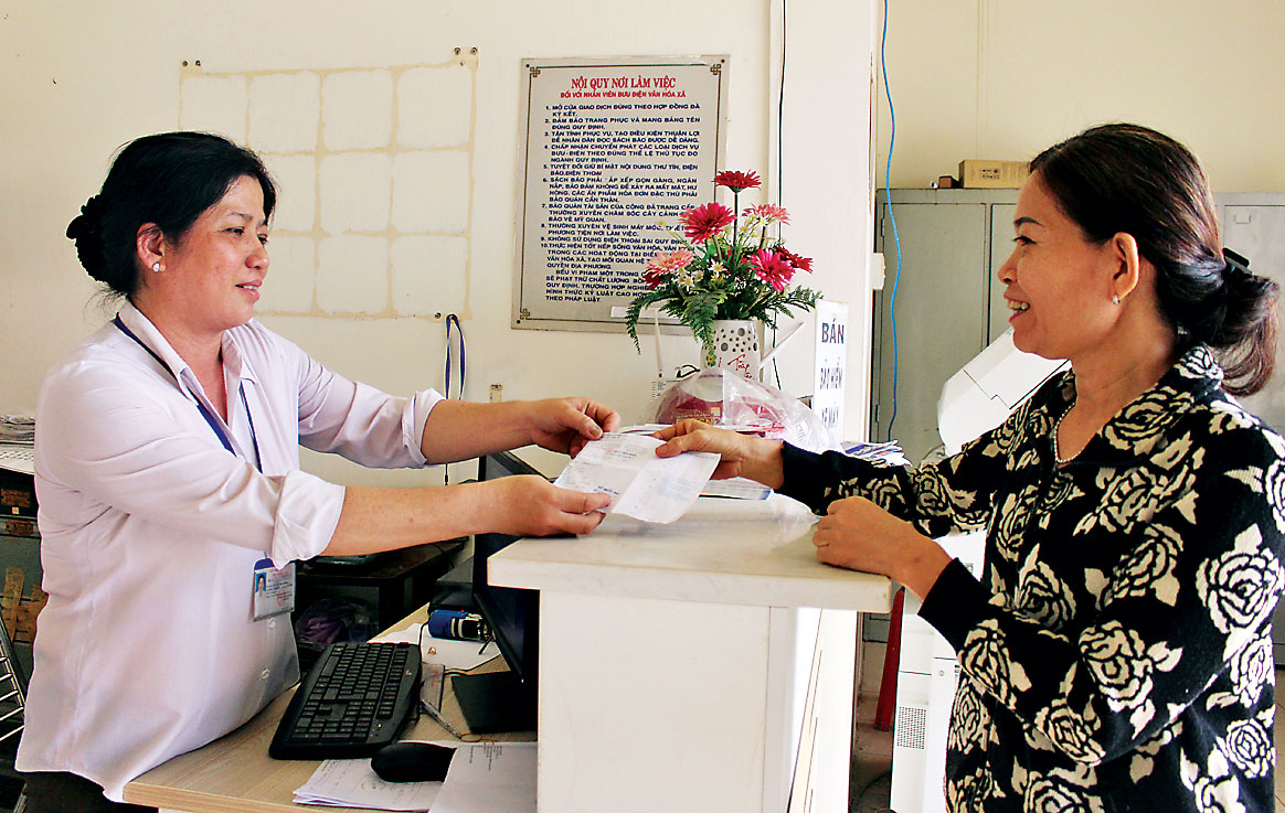 Nhân viên bưu điện xã có thể tham gia hỗ trợ hồ sơ, kết quả giải quyết thủ tục hành chính tại bộ phận “một cửa”
