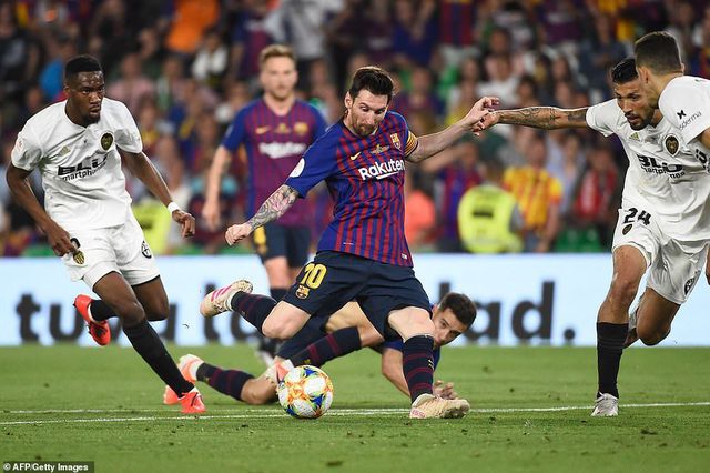 Messi rút ngắn tỷ số xuống 1-2 ở phút 73, nhưng mọi thứ đã quá muộn