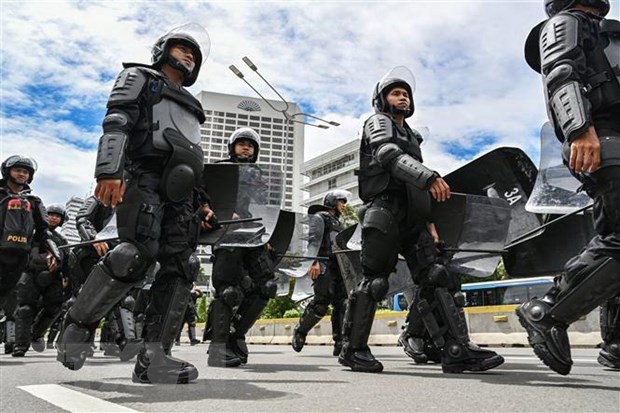 Cảnh sát Indonesia được triển khai tại thủ đô Jakarta. (Nguồn: AFP/TTXVN)