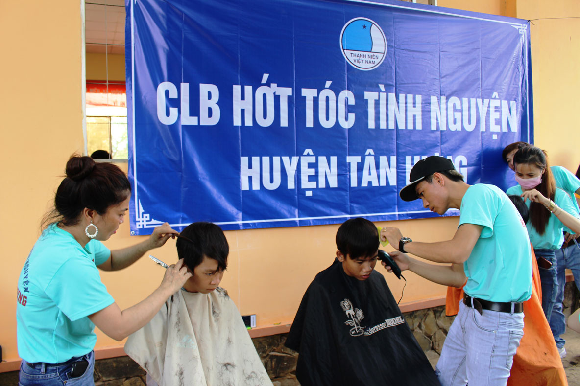 Kênh 14 đưa tin về Học viện Đào tạo tóc nam Phong BvB
