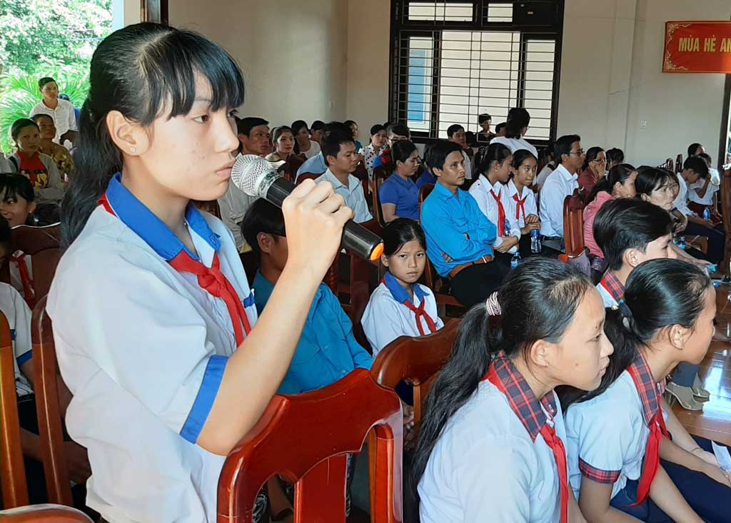 Trẻ em tham gia ý kiến tại Diễn đàn trẻ em huyện Tân Thạnh