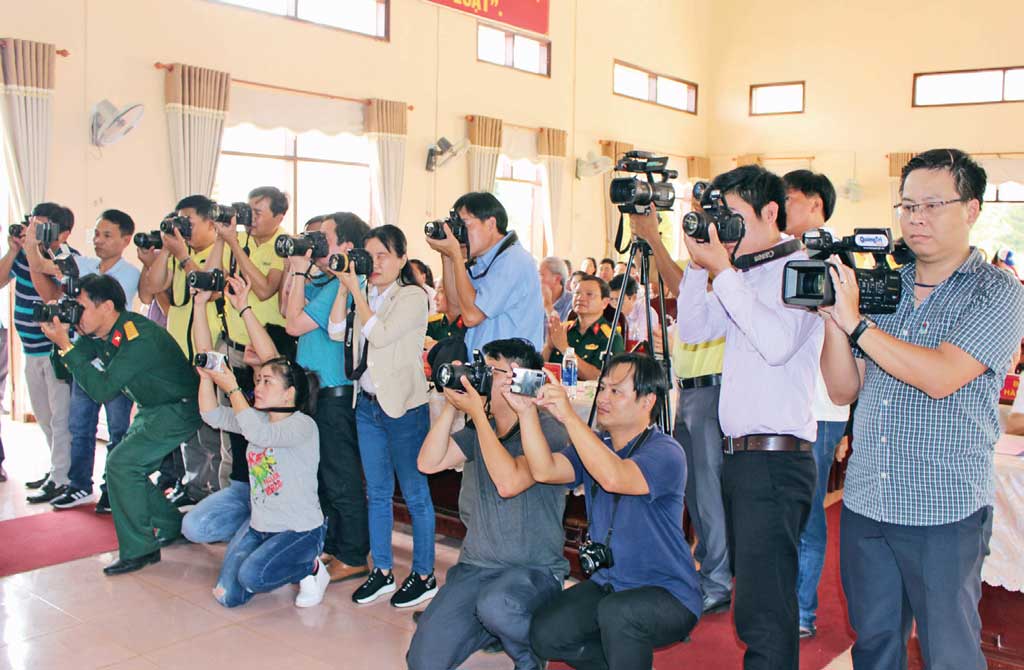 Áp lực của thời công nghệ số đòi hỏi mỗi nhà báo không ngừng học hỏi, đổi mới để đáp ứng yêu cầu của công chúng