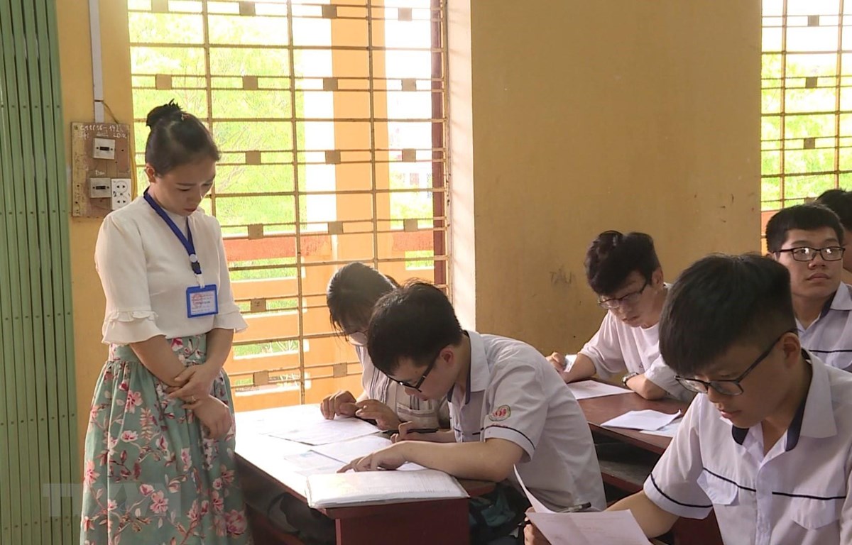 Điểm thi tại Trường THPT Đào Duy Từ, tỉnh Thanh Hóa có 824 thí sinh đăng ký dự thi. (Ảnh: Khiếu Tư/TTXVN)