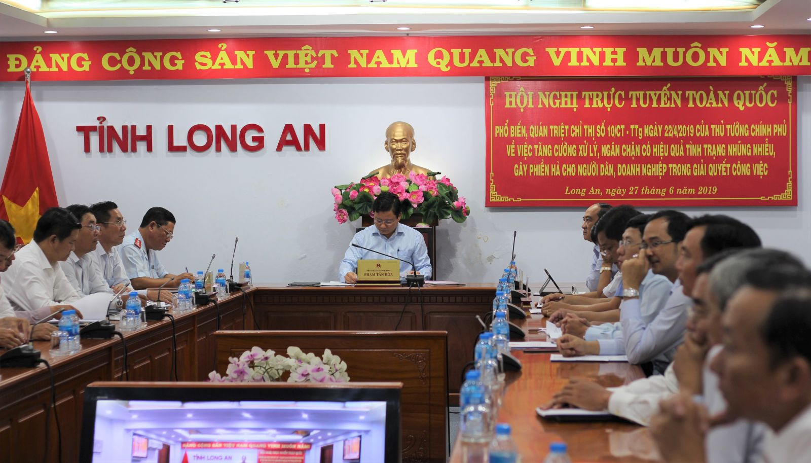 Phó Chủ tịch UBND tỉnh – Phạm Tấn Hòa chủ trì tại điểm cầu Long An.