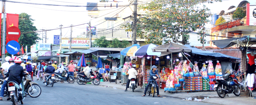 Góc phố là nơi họp chợ