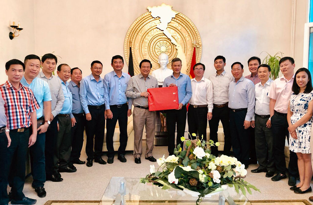 Secretary of Long An Provincial Party Committee - Pham Van Ranh visits Germany