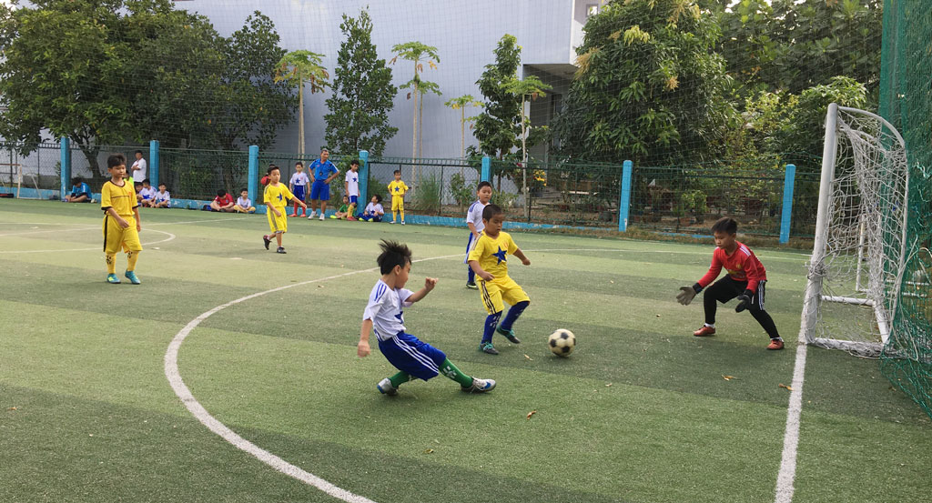 TP.Tân An nỗ lực xây dựng nếp sống văn hóa, văn minh đô thị TP.Tân An có 30 sân bóng đá mini, là nơi thanh, thiếu niên tập hợp giải trí, sinh hoạt tập thể