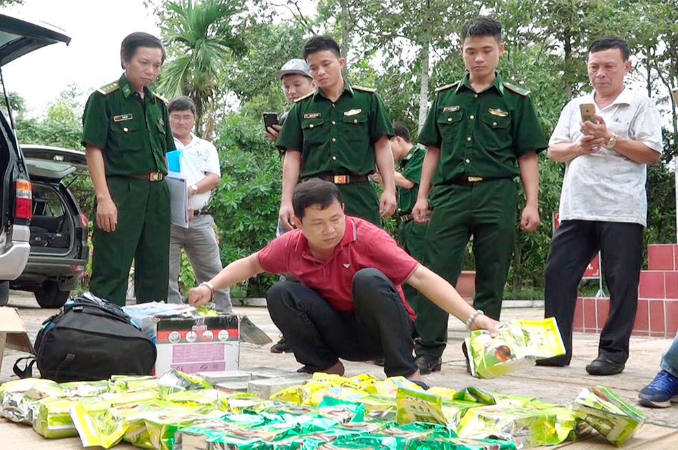 Đối tượng Trần Quốc Cường (SN 1978, ngụ xã Khánh Hưng, huyện Vĩnh Hưng) bị bắt trong Chuyên án 021A, thu 57kg và 20 bánh heroin