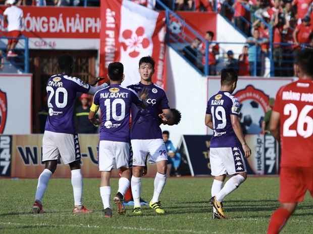 V.League 2019: “Nóng” trên đường đua dẫn đầu Bảng xếp hạng