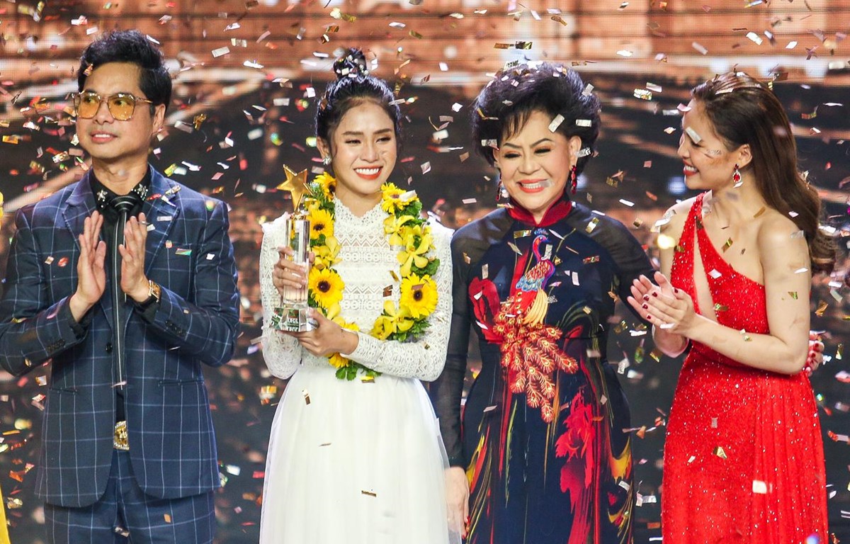 Học trò của Ngọc Sơn giành ngôi vị quán quân Thần tượng bolero