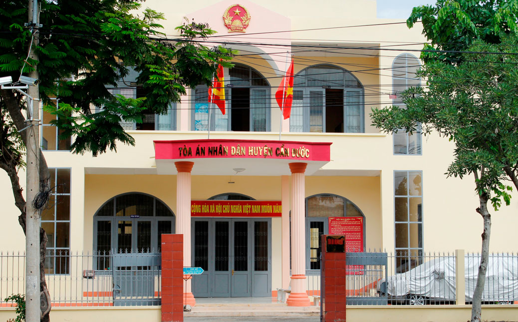 6 tháng đầu năm 2019, Tòa án nhân dân (TAND) huyện Cần Đước, tỉnh Long An thụ lý trên 800 vụ (tăng 140 vụ so với năm 2018), phấn đấu giải quyết trên 500 vụ (đạt 62,8%), án còn tiếp tục giải quyết là 298 vụ và không có án để quá hạn luật định.