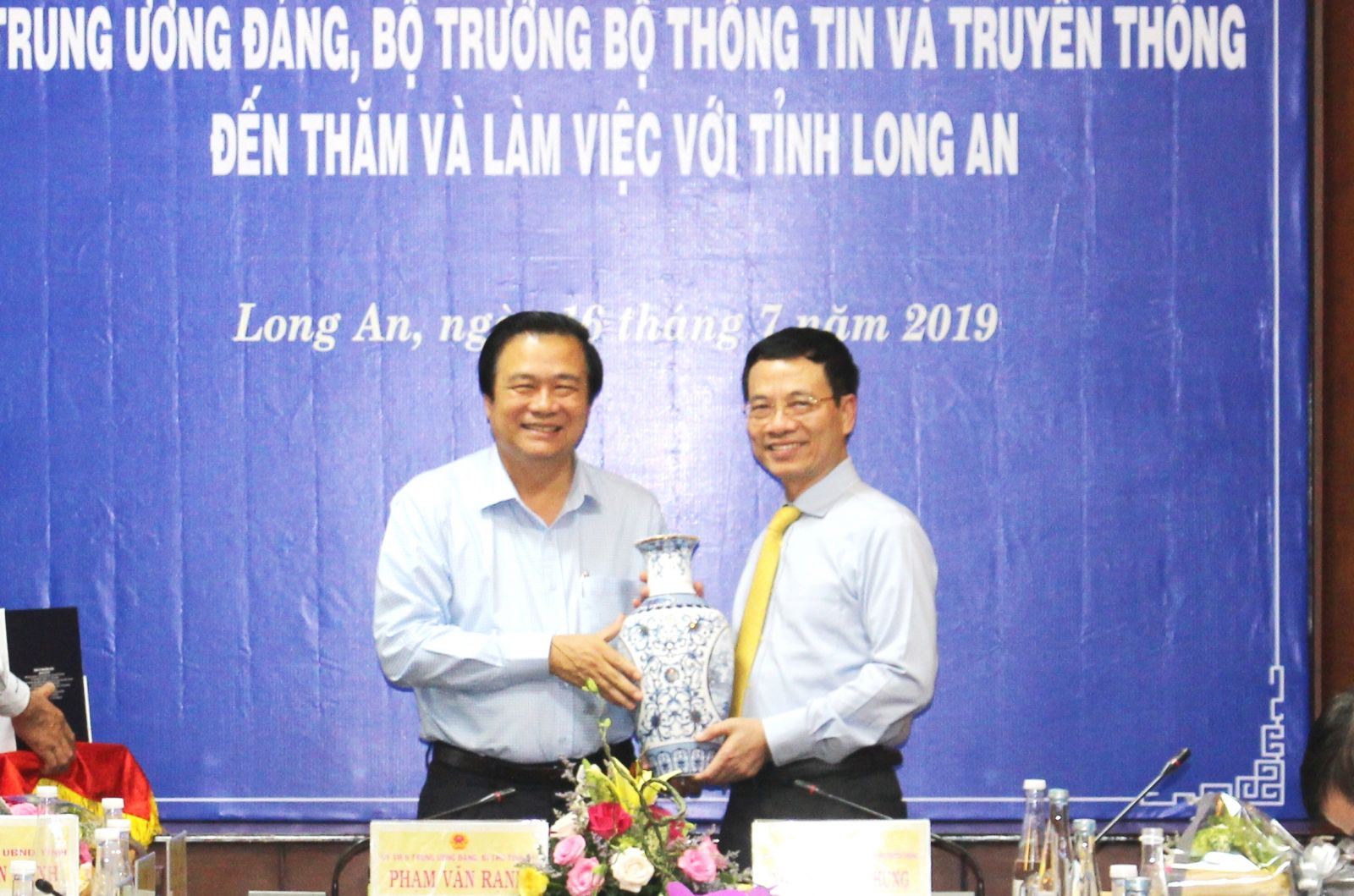 Long An signs memorandum of cooperation for information and communication development