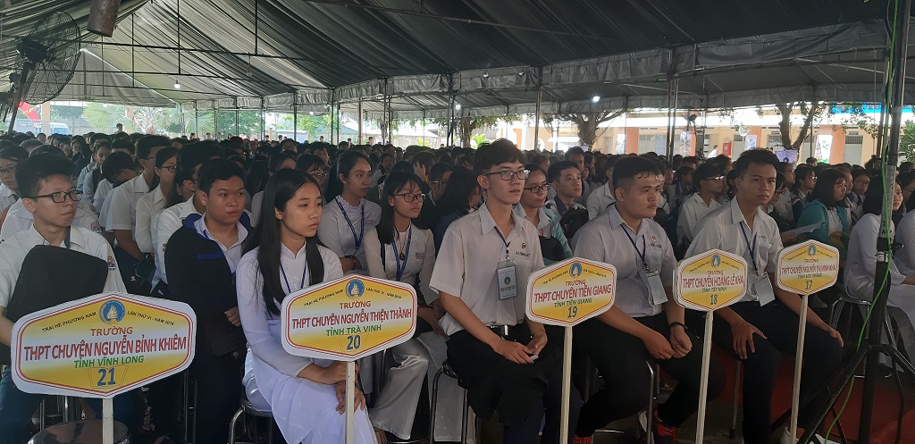 21 high schools for gifted students and high-quality high schools participate in Southern Summer Camp in Long An 21 high and specialized high schools to attend the Southern Summer Camp