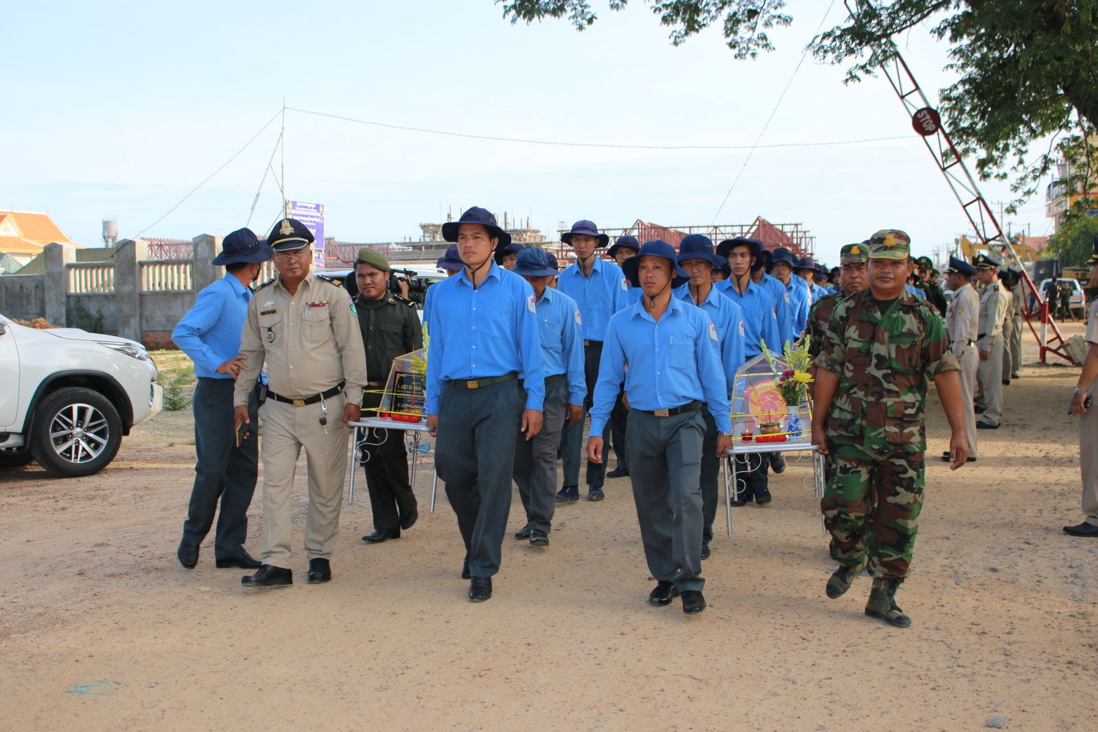 The remains of Vietnamese martyrs, voluntary soldiers are brought to their motherland