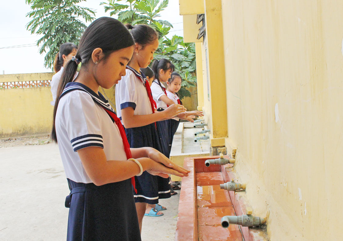 Học sinh dần nâng cao ý thức giữ gìn vệ sinh cá nhân, nhất là giữ đôi bàn tay luôn sạch khuẩn