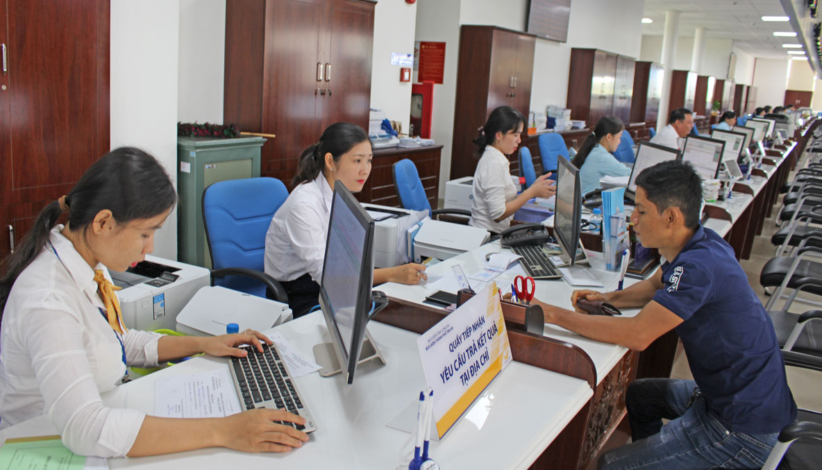Hướng đến xây dựng đô thị thông minh Hướng đến xây dựng đô thị thông minh, Long An bắt đầu với mục tiêu xây dựng chính quyền điện tử