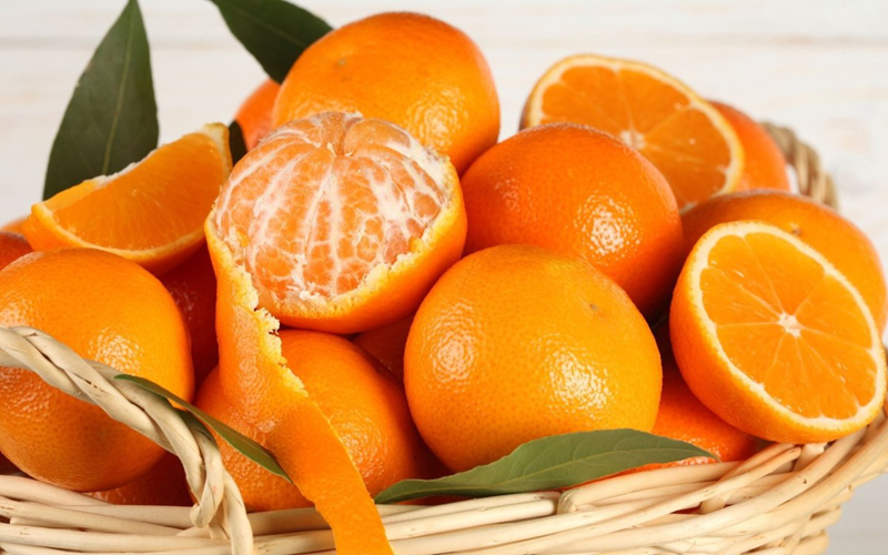 Cam chứa rất nhiều vitamin C giúp tăng khả năng miễn dịch, đẩy lùi một số bệnh do vi khuẩn gây ra đồng thời giúp cơ thể thải độc và thanh lọc.