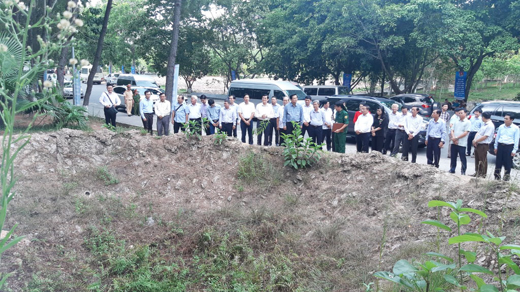 Long An delegation visits and learns experiences in Ha Tinh