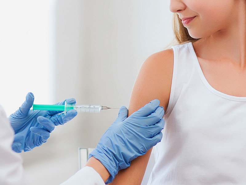 Tại Việt Nam, hiện các chi phí liên quan tới tiêm vaccine HPV vẫn chưa được BHYT chi trả. (Ảnh minh họa: KT)