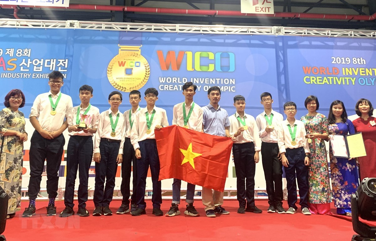 Đoàn học sinh Việt Nam tham dự Cuộc thi Olympic Phát minh và Sáng chế thế giới (WICO) năm 2019. (Ảnh: TTXVN phát)