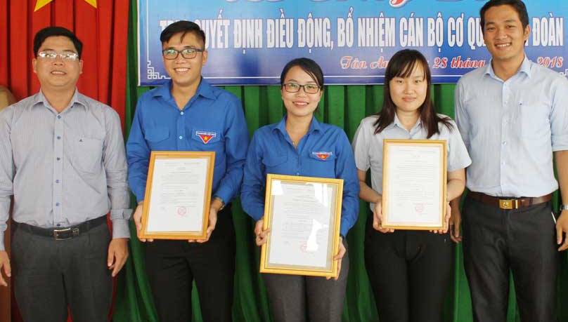 Tiếp tục tinh gọn bộ máy, nâng cao hiệu lực, hiệu quả hoạt động của hệ thống chính trị