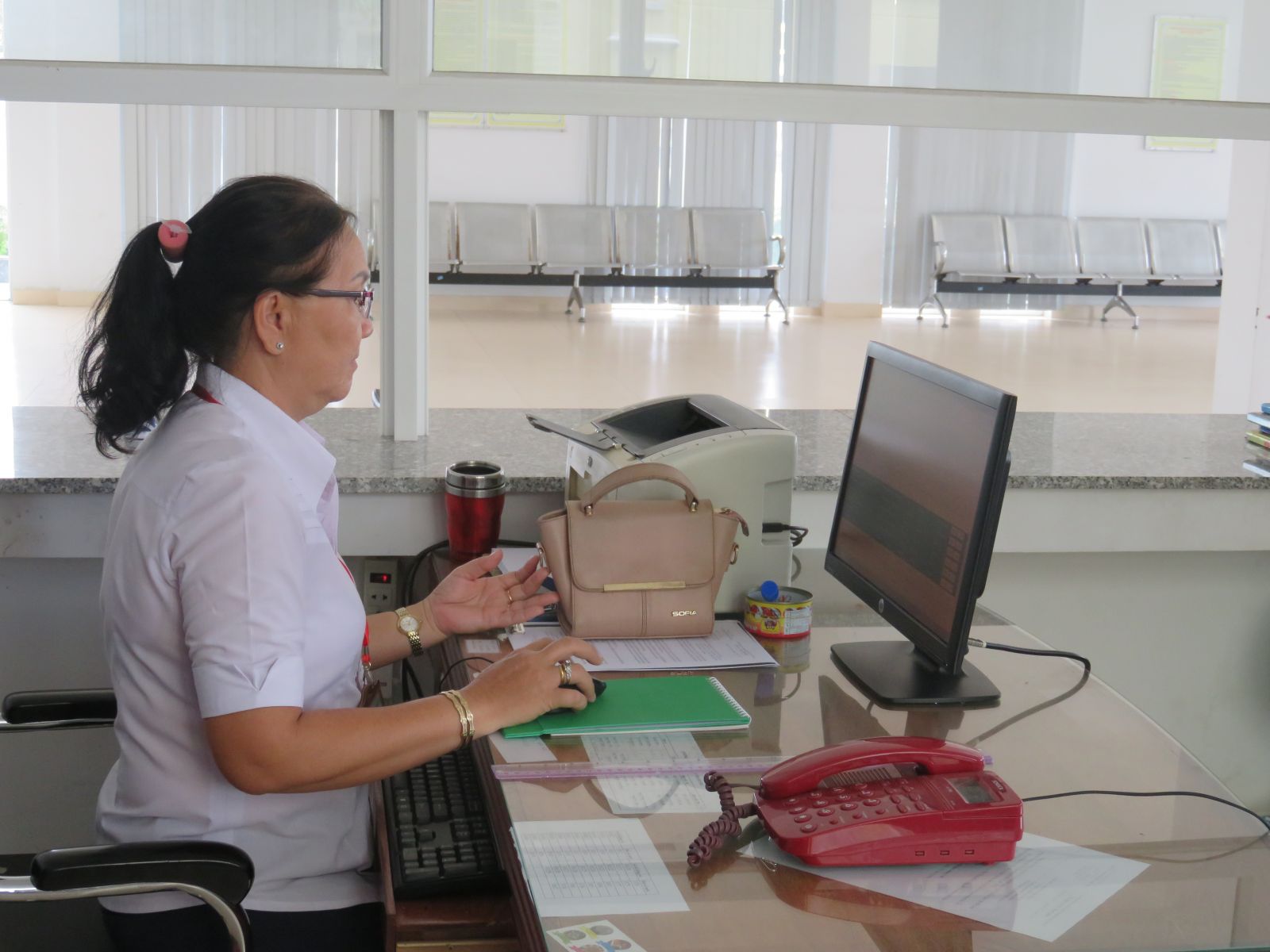 Long An: The first working day at Regional tax department goes smoothly