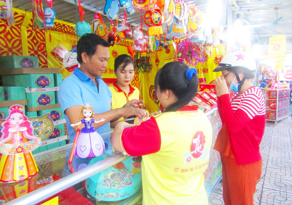 Long An: Thị trường bánh trung thu bắt đầu sôi động Thị trường bánh trung thu bắt đầu sôi động