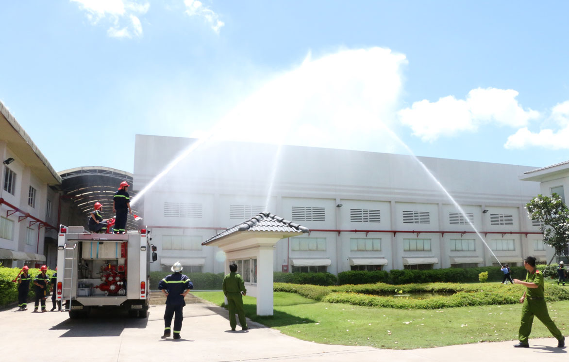 Cty TNHH Jia Hsin phối hợp công an tỉnh diễn tập các phương án phòng cháy, chữa cháy và cứu nạn, cứu hộ