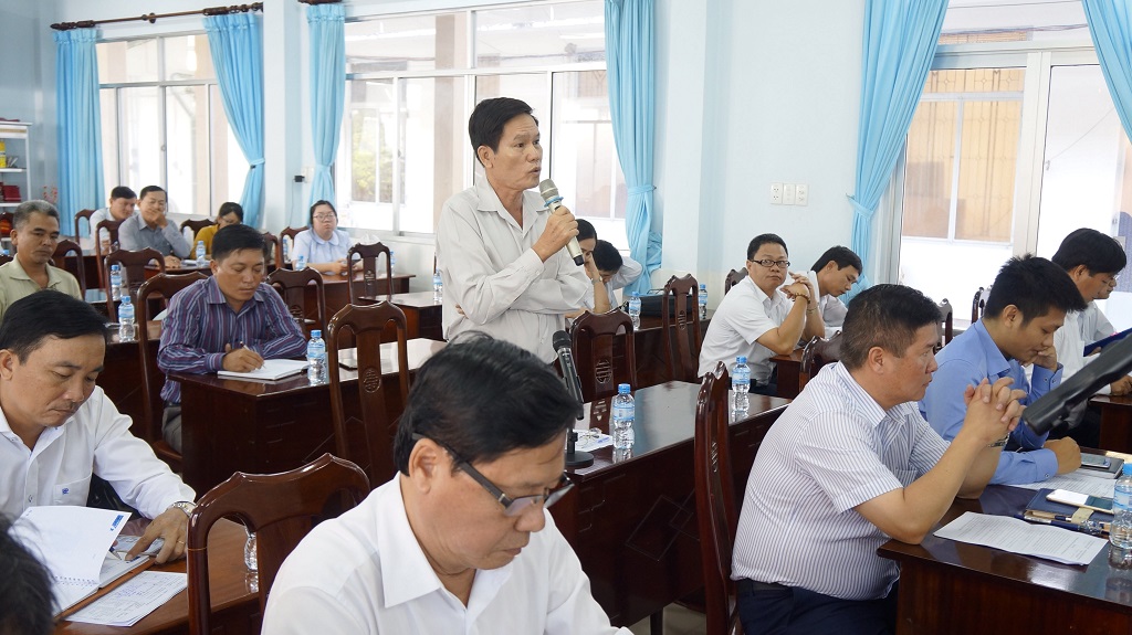 Long An Provincial Party Committee Secretary - Pham Van Ranh has dialogue with businesses and cooperatives in Thu Thua district
