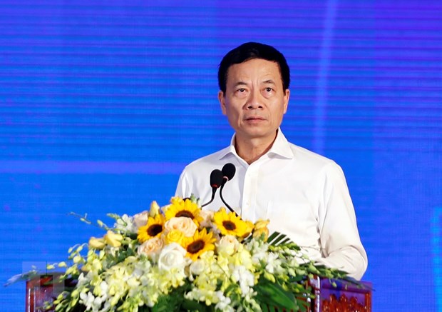 Bộ trưởng Bộ Thông tin và Truyền thông Nguyễn Mạnh Hùng phát biểu tại hội nghị. (Ảnh: Thống Nhất/TTXVN)