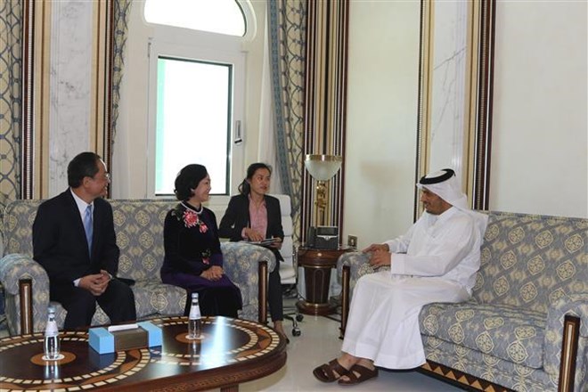 Vietnamese Party official visits Qatar to boost bilateral ties Politburo member of the Communist Party of Vietnam  (CPV) Truong Thi Mai meets with Deputy PM and FM of Qatar Sheikh Mohammed bin Abdulrahman bin Jassim Al Thani on her visit to the Gulf country from August 17 - 21. (Photo: VNA)