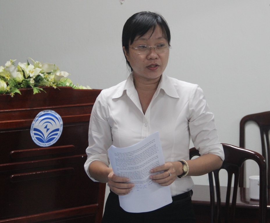 Director of Provincial Post Office - Wen Thi Kim Hong raised difficulties and problems at the conference