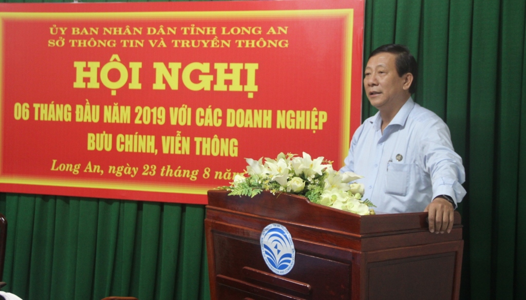 Director of Department of Information and Communications - Nguyen Ba Luan spoke at the conference