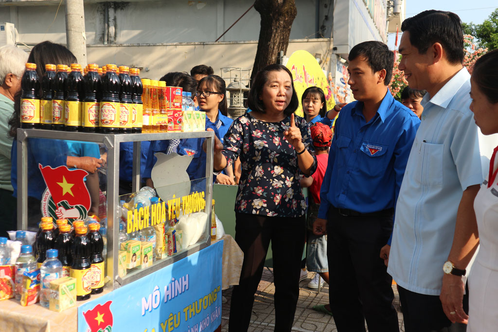 Nhớ lời Di chúc theo chân Bác